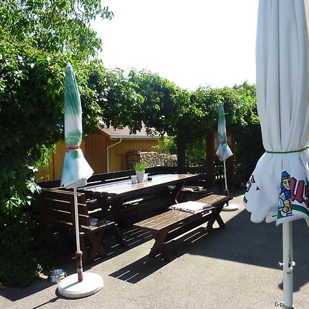 אולינגן בירקנדורף Gasthaus Zum Schwanen מראה חיצוני תמונה