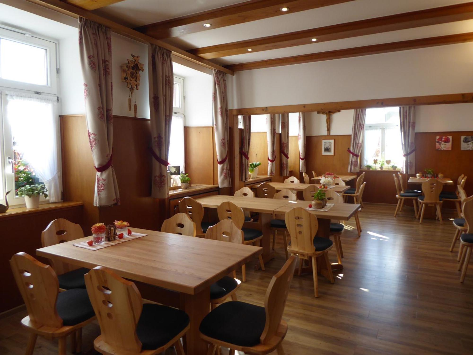 אולינגן בירקנדורף Gasthaus Zum Schwanen מראה חיצוני תמונה